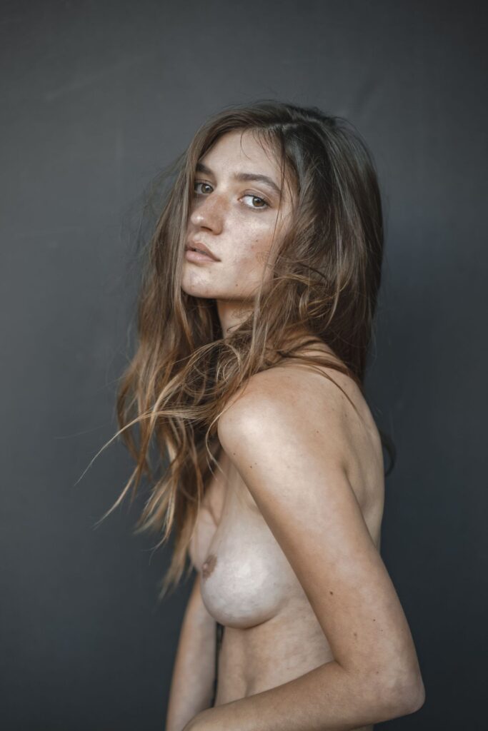 Elizabeth Elam Nude Monday Muse