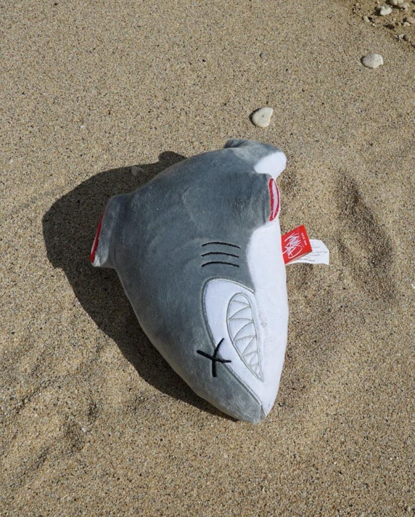 OG Slick Shark Plush 7 OG SLICK: B*szd meg a cápauszonylevesed